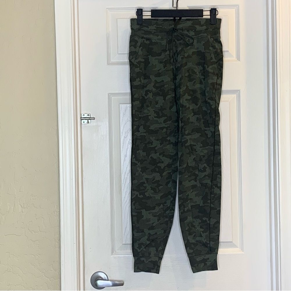 Lululemon Ready to Rulu Jogger 29" Heritage Camo Dark Olive Green Twill Size 4 - Picture 11 of 12